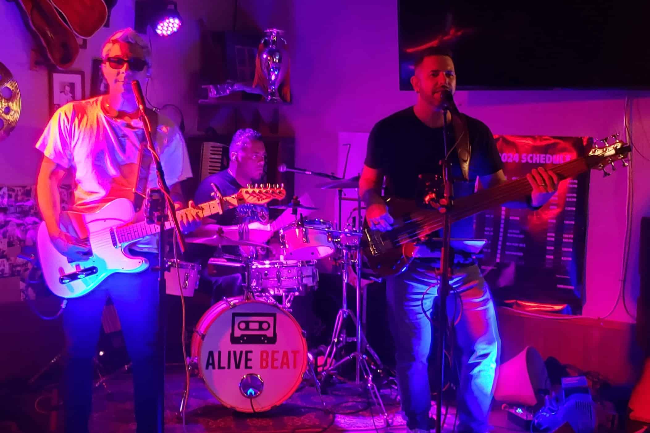 Alive Beat at Deck 84